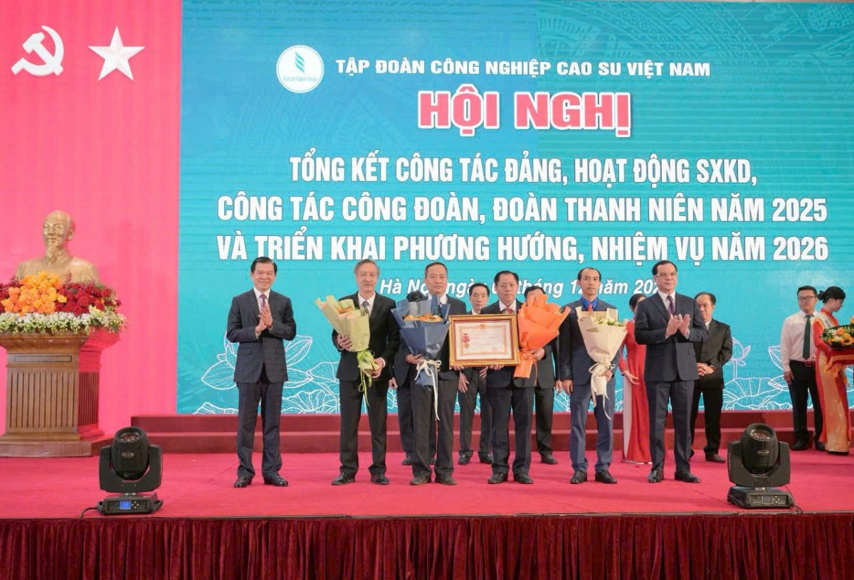 Dấu ấn xây dựng Đảng và vun đắp tình hữu nghị Việt Nam – Lào từ những cánh rừng cao su